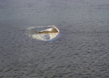 Affonda piccola barca al largo di Fort Rinella