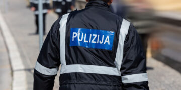 Stranieri colti in flagranza di reato immediatamente espulsi dal Paese