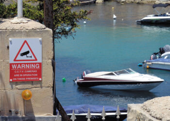 Arriva l’etilometro per chi guida… in mare!