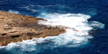Anziano muore in mare a Marsalforn