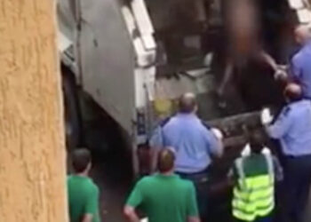 Trovata nuda a Paceville in un furgone della spazzatura