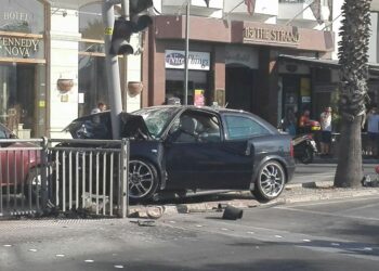 Schianto nella notte a Gzira: quattro feriti dopo che una donna perde il controllo della vettura