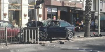 Schianto nella notte a Gzira: quattro feriti dopo che una donna perde il controllo della vettura