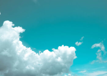 Lunedì di nuvole e vento ma settimana all’insegna del sereno