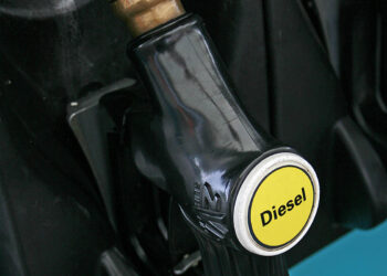 Carburanti: il prezzo del diesel più alto della media UE (ma più basso che in Italia)