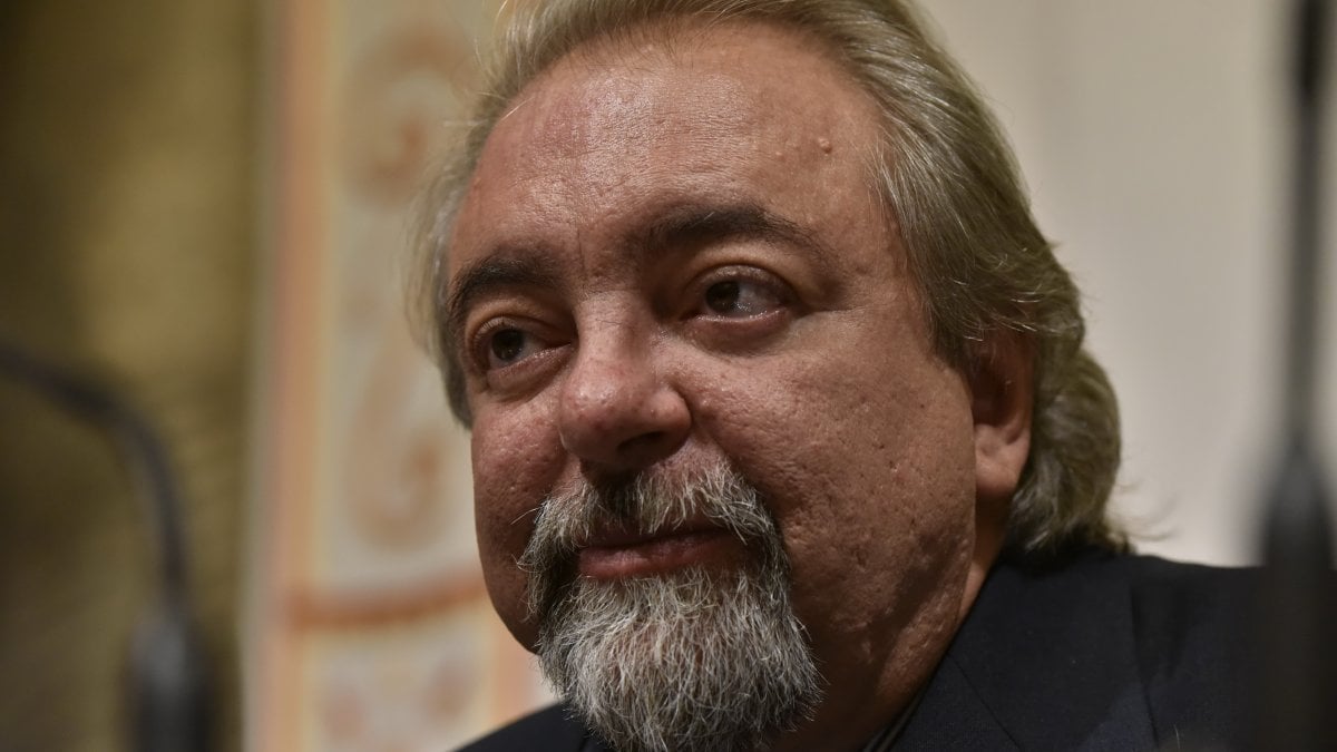 Senatore Giarrusso (M5s) escluso dalla Commissione antimafia in visita a Malta