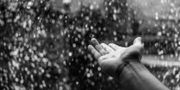 Meteo: lunedì infernale, le piogge causano disagio ai voli e sulle strade. Settimana verso il miglioramento