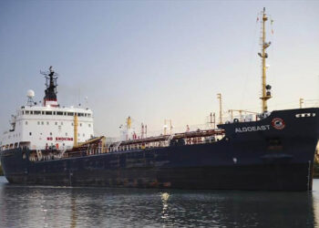 La nave cisterna Goeast, colpita da una motovedetta libica, è ora in acque maltesi