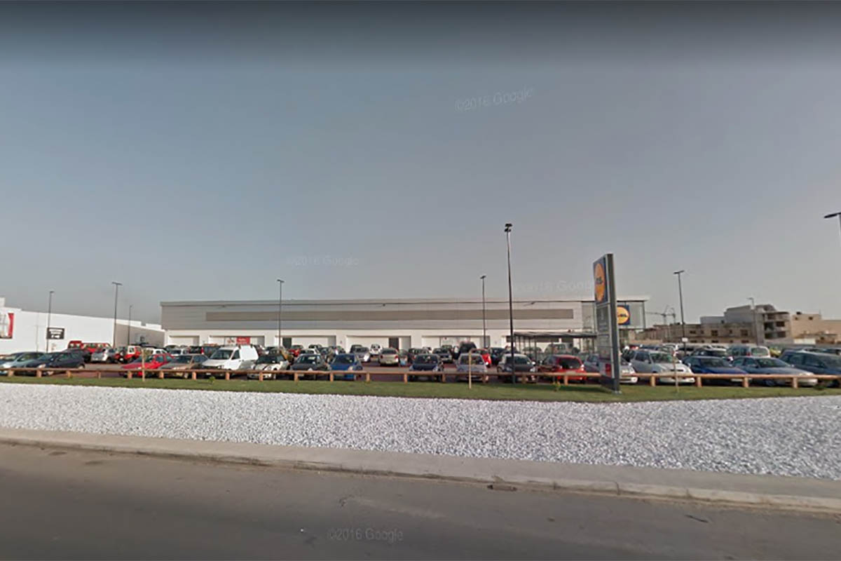 Tromba d’aria a Mosta, danni a macchine e alla Lidl