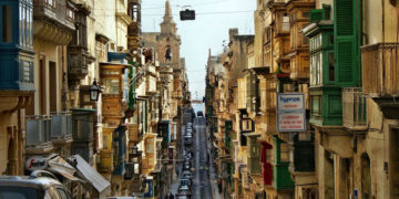 Camcorder: una passeggiata curiosa per le strade di Valletta [video]