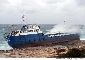La nave arenata questa mattina ad Qawra [video]