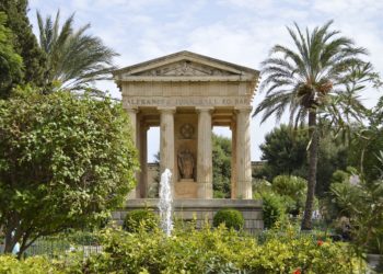 Nuovi alberi e siepi in tutta l’isola: Governo al lavoro