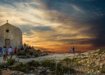 Ogni domenica a Messa in 122mila: i dati di uno studio sui maltesi e la religione