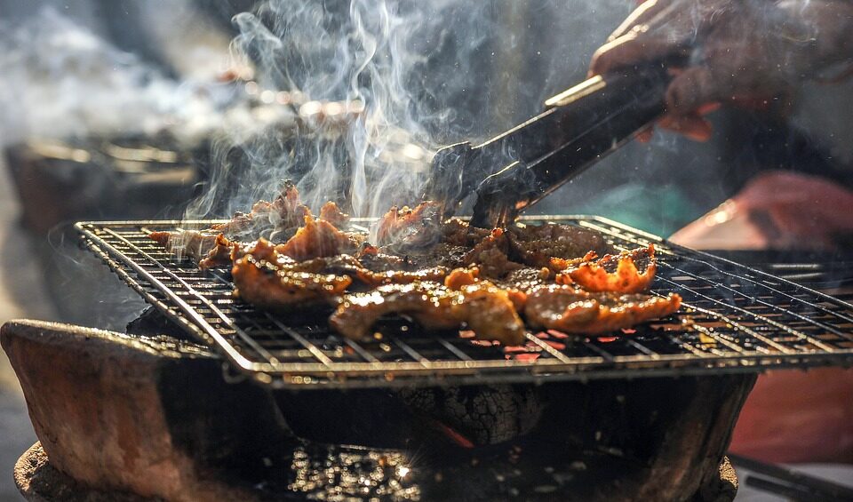Mosta, si ustiona mentre accende il barbecue: 50enne ricoverato con gravi ferite
