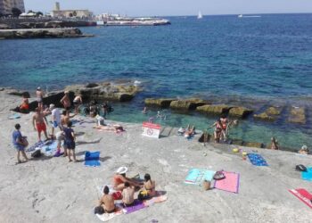 Sliema divieto di balneazione spiaggia mare turisti