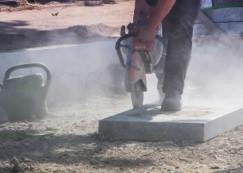 Operaio in cantiere