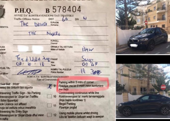 Parcheggia l’auto nelle strisce bianche… ma viene multata