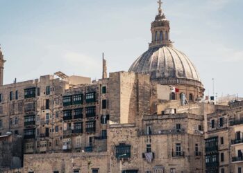 valletta costruzioni case palazzi balconi