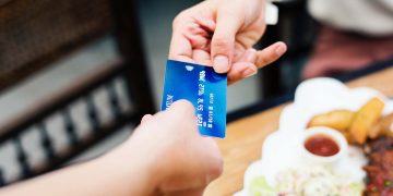 banca carta di credito bancomat soldi