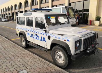 polizia aeroporto jeep volante