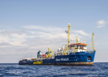 Due settimane in mare aperto per i migranti della Sea Watch: braccio di ferro Malta-Italia