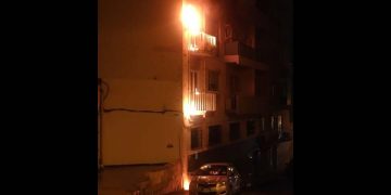 Vigili del fuoco in azione a Sliema sabato notte [video]