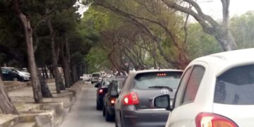 traffico macchine smog inquinamento strada