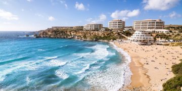 Spiagge sabbiose a Malta: quali sono le più belle e come raggiungerle