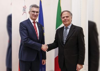 Carmelo Abela e Enzo Moavero Milanesi