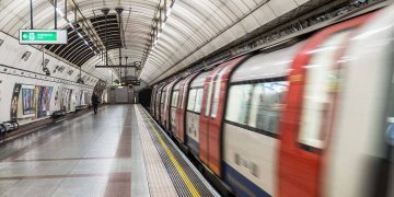 metropolitana treno stazione
