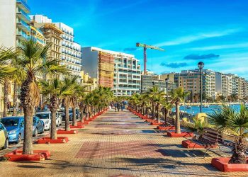 case palazzi costruzioni grattacieli sliema strand lungomare-min