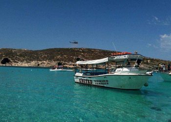 comino ferry traghetto barca laguna blu blue lagoon