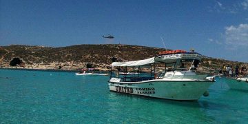comino ferry traghetto barca laguna blu blue lagoon