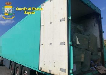 Pozzallo: sequestrato ingente quantitativo di merce contraffatta transitata da Malta e proveniente dalla Cina