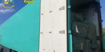 Pozzallo: sequestrato ingente quantitativo di merce contraffatta transitata da Malta e proveniente dalla Cina
