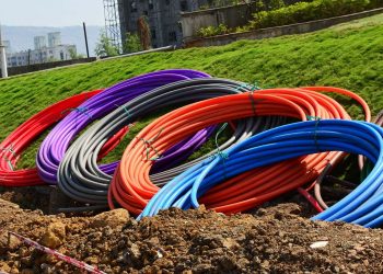 cavi cavo lavori fibra ottica telefonia