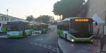 autobus bus trasporto pubblico transport