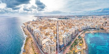 Gli agenti immobiliari: «il mercato si sta fermando, nelle ultime settimane è come morto»