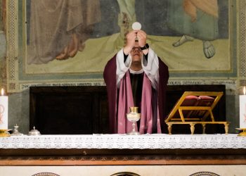 A Malta niente ostie consacrate nelle bocche dei fedeli a causa del Coronavirus