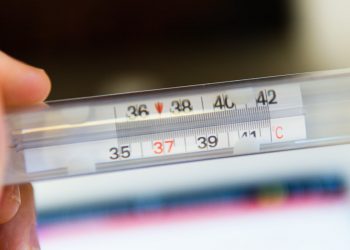 termometro febbre malattia salute