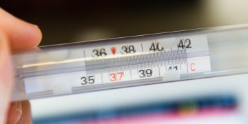 termometro febbre malattia salute