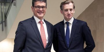 Nuovo CEO per HSBC Malta: Andrew Beane cede il posto al britannico Simon Johnson