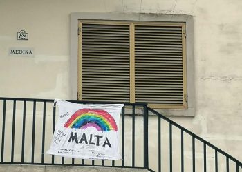 coronavirus bandiera epidemia