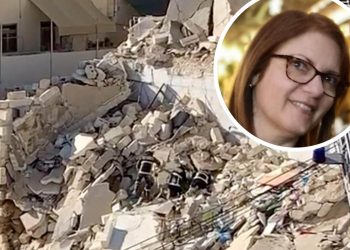 Crolla un edificio a Santa Venera: una donna sepolta sotto le macerie