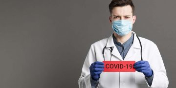 dottore medico mascherina coronavirus