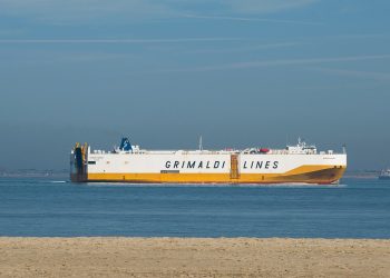 Quarantena obbligatoria per chi arriva a Malta, ma ci sono polemiche: i camionisti italiani non la rispettano