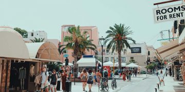 Covid-19 ed economia: la Grecia apre ai turisti il 15 giugno