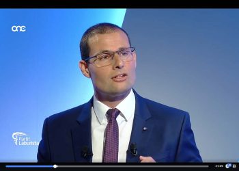 Il premier: «Ci siamo lasciati il coronavirus alle spalle». Aeroporto e catamarano in funzione dal 1 luglio