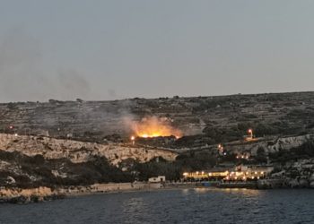 Incendio Paradise Bay