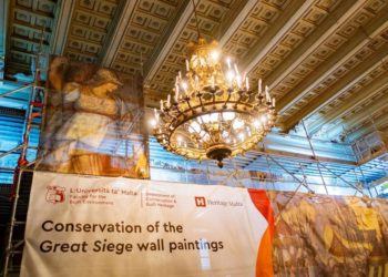 I grandi dipinti dell’assedio del 1565 in fase di restauro presso Palazzo del Gran Maestro